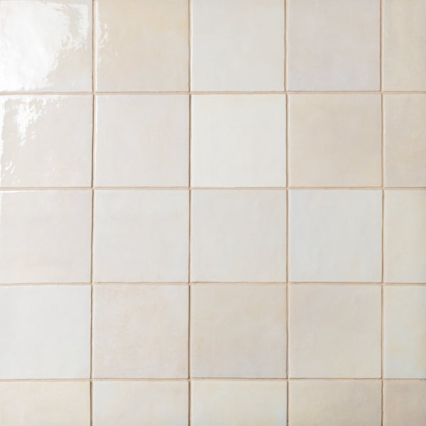 Bedrosians Cloé 5" x 5" Glossy Ceramic Tile in Creme | Item Code DECCLOCRE55G