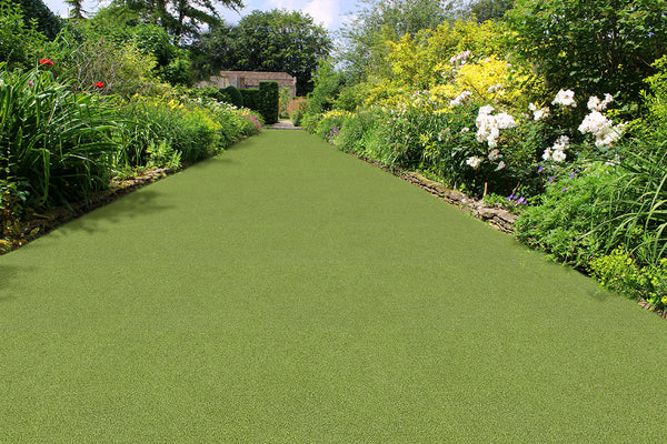 Evergrass Putting Green Turf 78 oz, installed as a backyard putting green (image: MSI) | SKU LTRFRPUG15X100-16MM78OZ