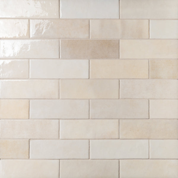 Bedrosians Cloé 2.5" x 8" Glossy Ceramic Tile in Creme | Item Code DECCLOCRE28G