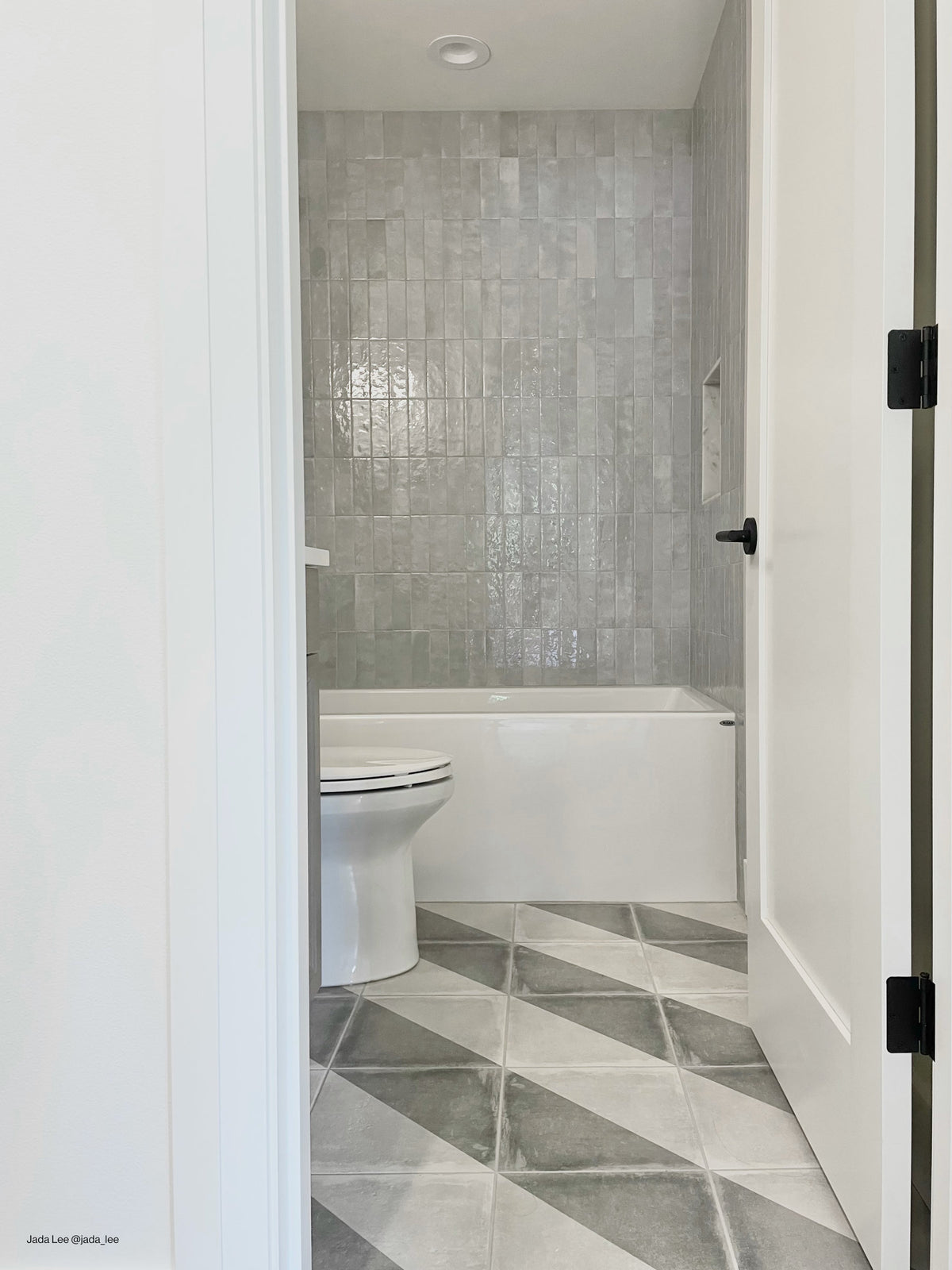 Grey: Bedrosians Cloé 2.5" x 8" Glossy Ceramic Tile in Grey