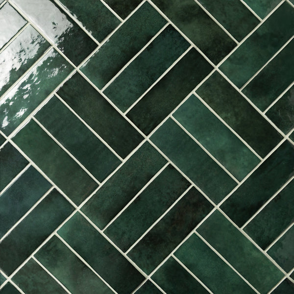 Bedrosians Cloé 2.5" x 8" Glossy Ceramic Tile in Green | Item Code DECCLOGRN28G