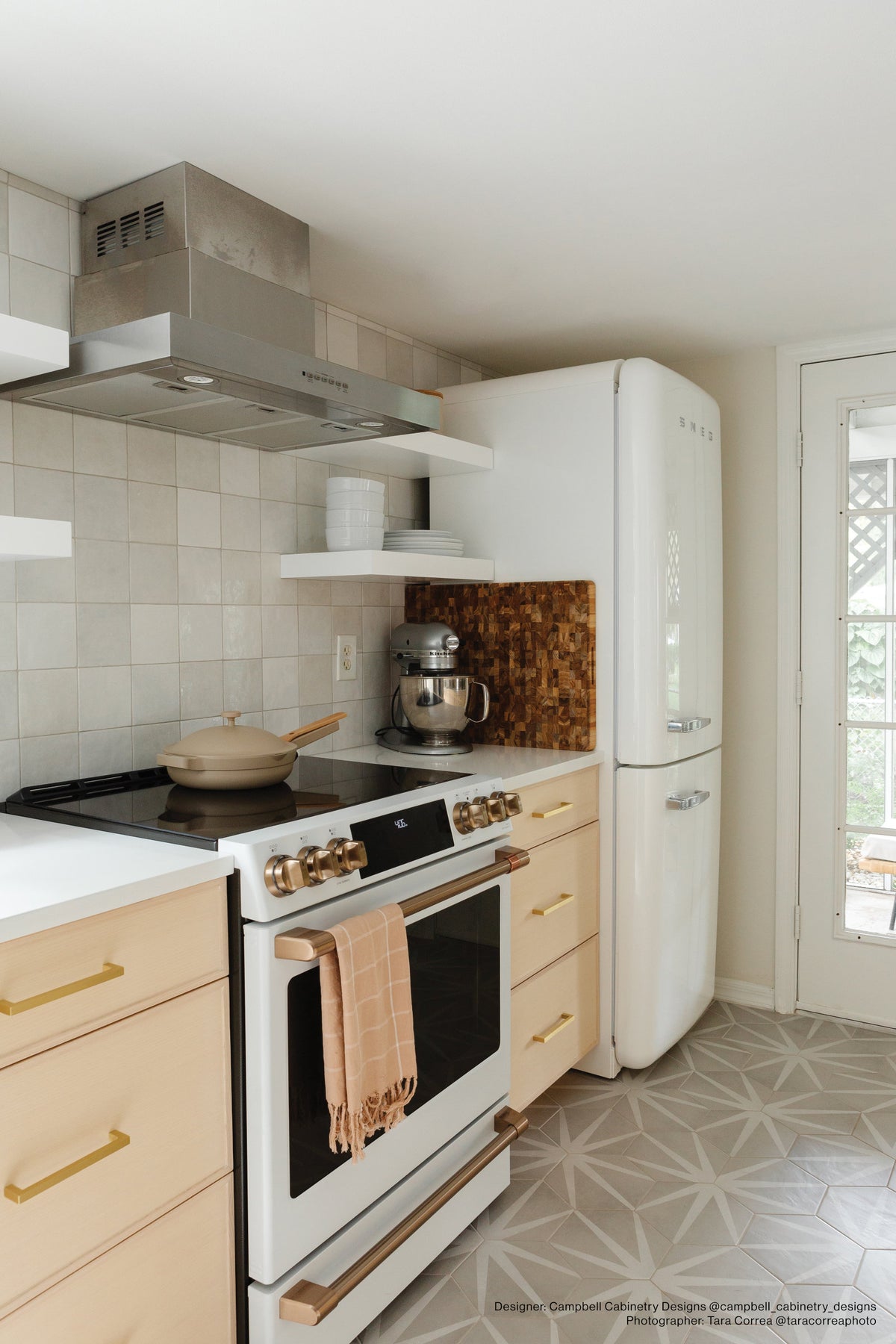 Wall: Bedrosians Cloé 5" x 5" Glossy Ceramic Tile in White
