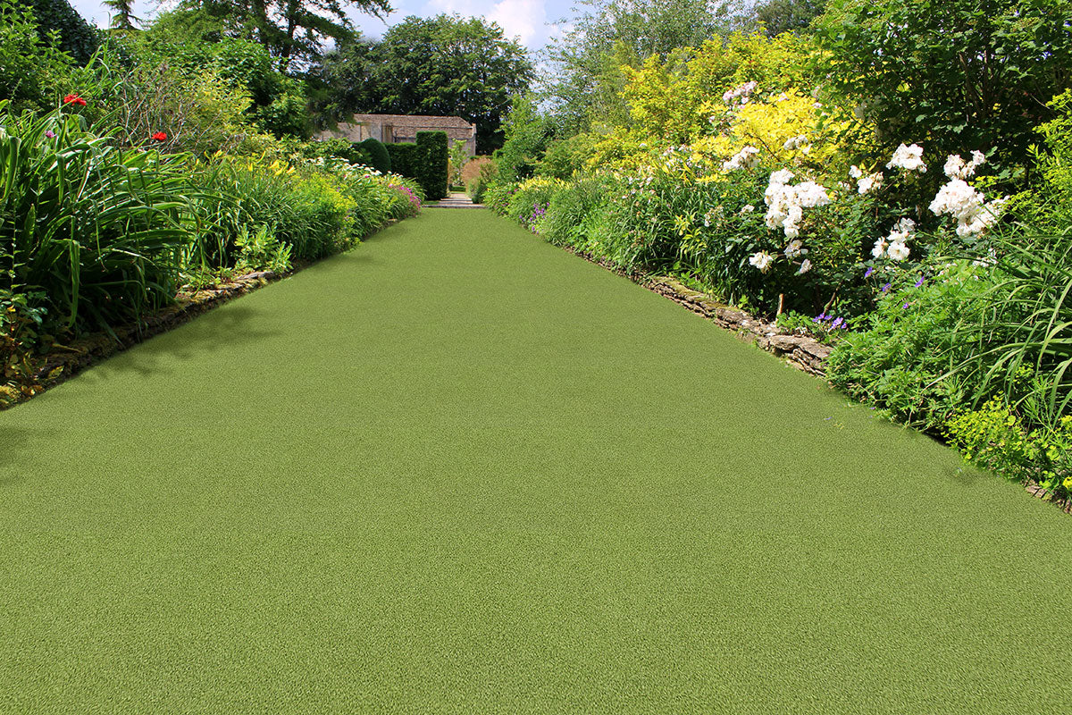 Evergrass Putting Green Turf 78 oz, installed as a backyard putting green (image: MSI) | SKU LTRFRPUG15X100-16MM78OZ